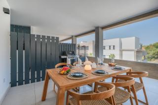 Luxury 3 BDRM Boutique Hideaway w Magical Views - 1