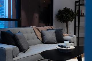 Luxury CBD LaTrobe Retreat 1BR Apt w Pool & Gym - 1
