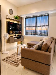 Horizon 101 Corner One Bedroom With Balcony - 1