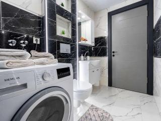 Bliss Modern 2BR City Center Stay - 1