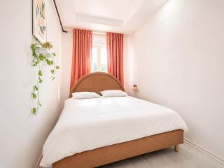 Stylish 2BR Elissa Apartment in City Center - 1
