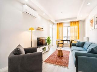 Stylish 2BR Elissa Apartment in City Center - 1