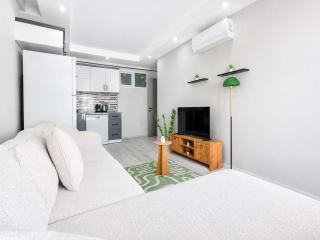 Cozy 2BR Swan Apartment in City Center - 2