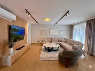 4-Bdroom Family Villa Sleeps 20 w Pool and Hot tub - 3