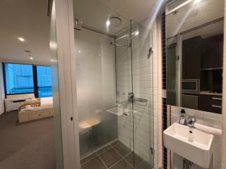 Cosy Central City Studio - Free Gym & Sauna - 2
