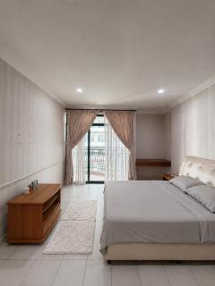 Riverine Emerald Apartment - 3BR - 6
