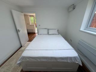 Modern and Cozy Detached House - Sleeps 4 - 3