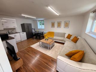 Modern and Cozy Detached House - Sleeps 4 - 2