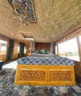 Premium group of houseboats - 3