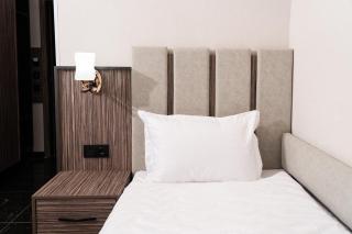 Gulshan Hotel - 3