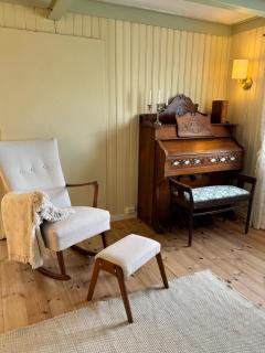 Heritage House in Lofoten with Modern Comfort & Scenic Views - 1