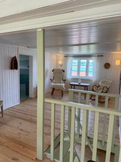 Traditional cabin in Lofoten - Seaside on a secluded street - 2