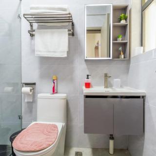 Hillcrest Apartments - 9