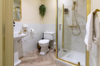 The Victoria a Luxury 2 Bed Leicester Apartment - 6