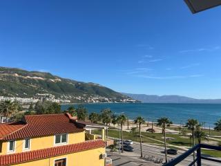 Andi Seaview Apartments - 9