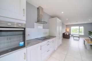 3 Bedroom Duplex Apartment By Travel Lets Short Term Rental Agency Donegal Town - 4