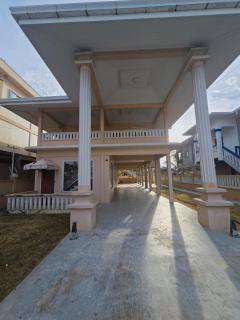 Five Hubs GuestHouse - 1