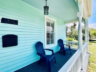 Adorable In Aqua Cottage - 5