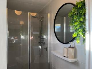 Lakehouse 20m from Amsterdam! Fireplace & Cinema - 8
