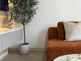 One Rosebank - 274 Executive Suite - 5
