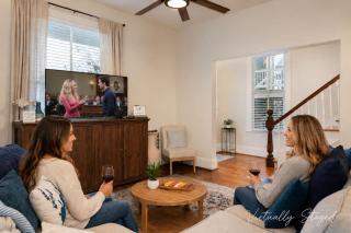 Family Entertainment Haven Hot Tub Sauna & Games - 3