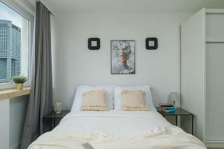 LYNA Home - Gold - 3