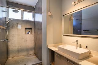 Direct Beachfront 5-BR Villa w Pool - 7