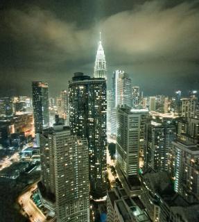 Vortex Suites KLCC by Dela Stay - 9