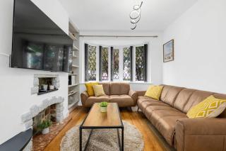 Elegant 3 bedroom 2 Bath In Burnley - 7