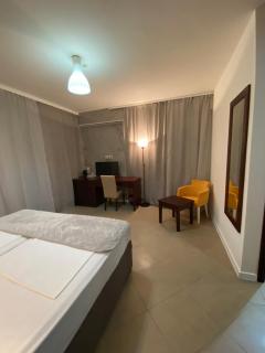 Hotel Vienna - 3