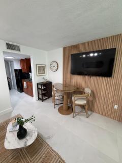 Luxury executive Studio in Brickell - 1