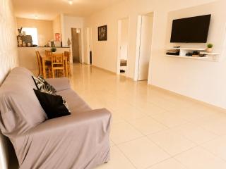 House with Private Pool, Barbecue Grill and Garden - 5