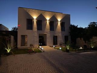CHG Boutique - 8