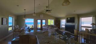 Lakeshore Retreat, Lakefront with Water Toys - 8