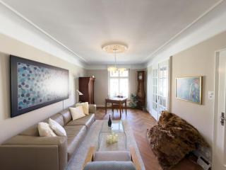 Luxury 3-Room Apartment with 2 balcony close to Main Station central and calm - 8