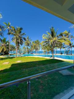 cloud nine best beachfront apartment - 1