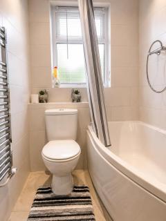 Charming semi-detached in an exclusive cul de sac - 4