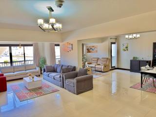 Luxury Duplex 4BR 4BR has pool Access Mall access - 0