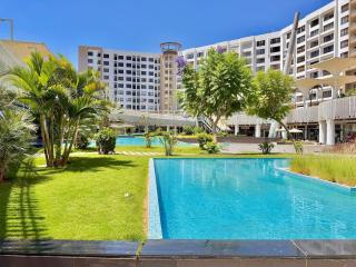 Luxury Duplex 4BR 4BR has pool Access Mall access - 8