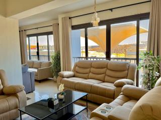 Luxury Duplex 4BR 4BR has pool Access Mall access - 3
