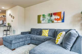 Upscale, Central & Cozy TH+ Families & Pets Parks - 3