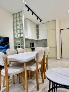 Golden Residence 101- Beachfront&Swimming Pool Ap - 5