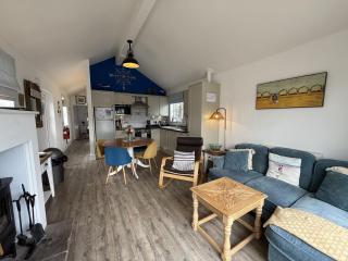 The Blue Anchor, The Bay, 2 bedrooms with ensuites, parking for 2 cars, 2 dogs welcome - 7