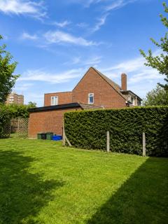 Charming semi-detached in an exclusive cul de sac - 1
