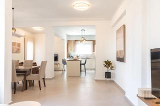 Marikas bright luxury apartment - 0