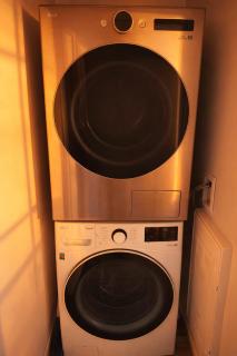 Luxury DT 2BR High Rise w Skyline View Rogers - 9