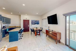 Luxurious Mountain-View Apartment close to the sea with Rooftop Sunset Views - 4
