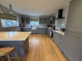 Sailaway Cottage at The Bay Filey, sleeps 8-10, pet-free - 8