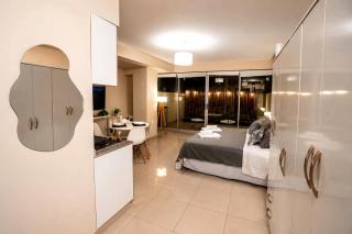 Apart en Belgrano Centro con Pileta y Gym - 0