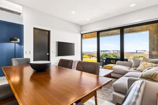 Modern Apartment with Ocean View, Pool, Patio, Tennis & Gym - 3